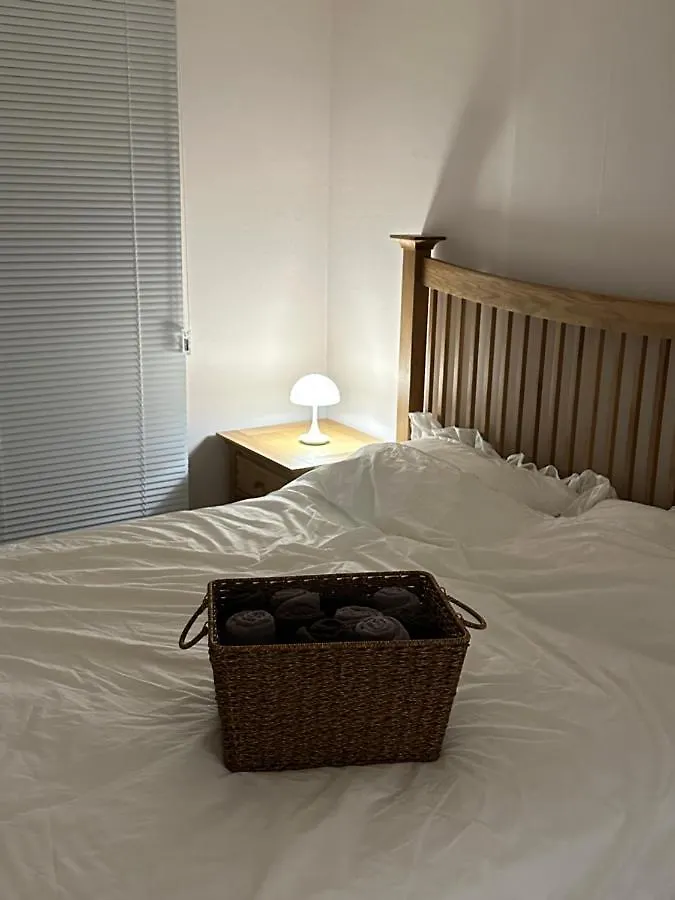 Homestay Comfy Queen Sized Bed With Free Breakfast Incheon