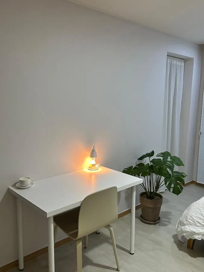 Homestay Comfy Queen Sized Bed With Free Breakfast contacts