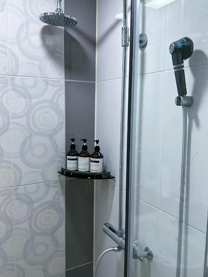 Homestay Comfy Queen Sized Bed With Free Breakfast Incheon
